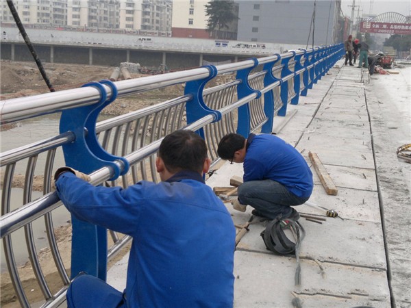 廊坊不锈钢桥梁护栏除锈维护的重要性及其方法